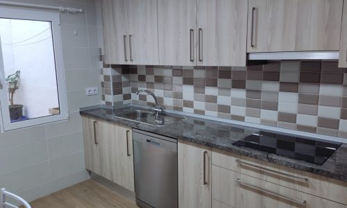 MB0037 02 Excelente piso para entrar a vivir en Oliva