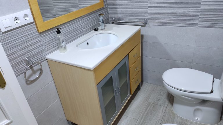 MB0037 03 Excelente piso para entrar a vivir en Oliva