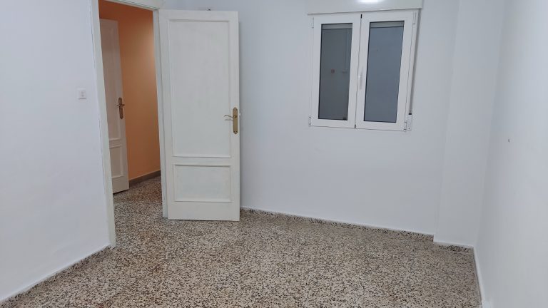 MB0037 04 Excelente piso para entrar a vivir en Oliva