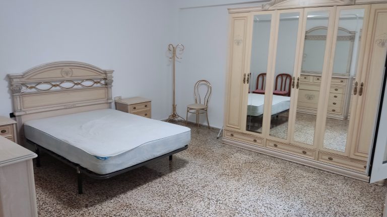MB0037 06 Excelente piso para entrar a vivir en Oliva