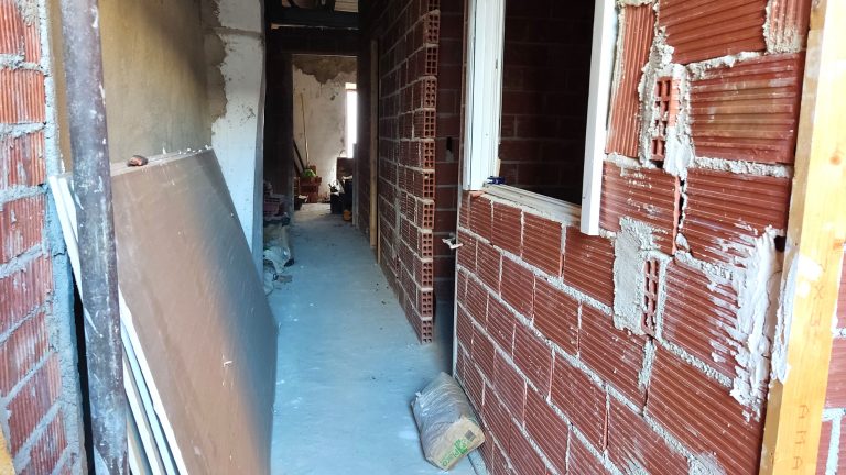 MB1639 05 Casa de pueblo